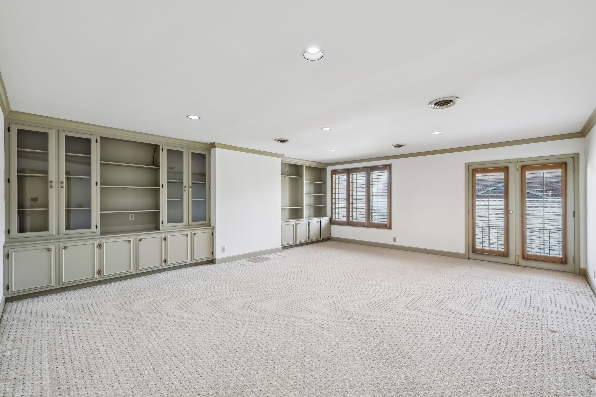 29 Washington Park Nashville, TN 37205 - Photo 36 of 60 a view of an empty room with a window