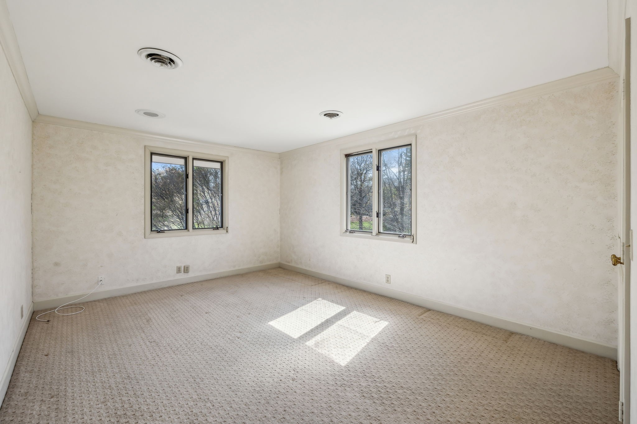 29 Washington Park Nashville, TN 37205 - Photo 38 of 60 a view of an empty room with a window