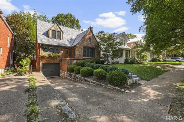 $1,100,000 | 6329 San Bonita Avenue, Clayton, MO 63105