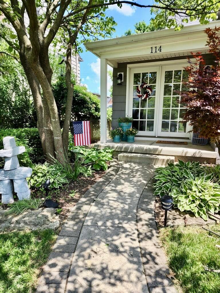114 South Cassingham Road Bexley, OH 43209 - Photo 6 of 51 Front porch
