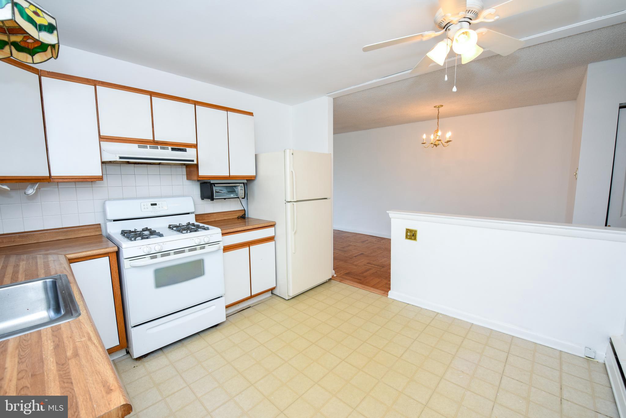 15114 Carter Road Philadelphia, PA 19116 - Photo 6 of 13 Gallery Image 6