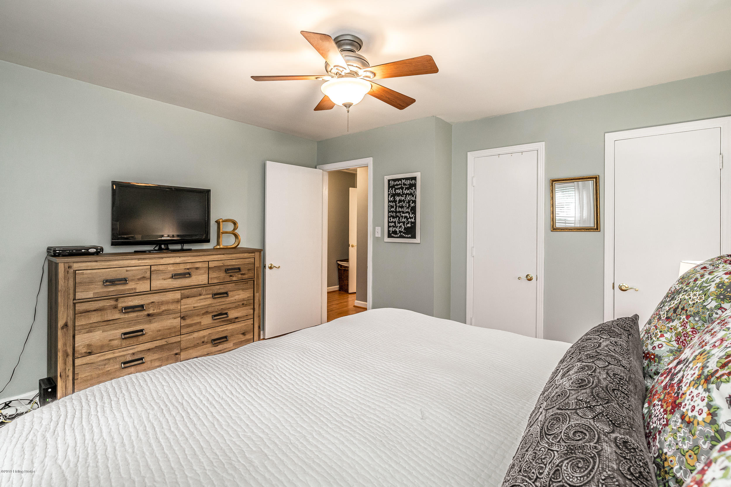 4606 Fox Run Road Louisville, KY 40207 - Photo 26 of 46 Bedroom 2