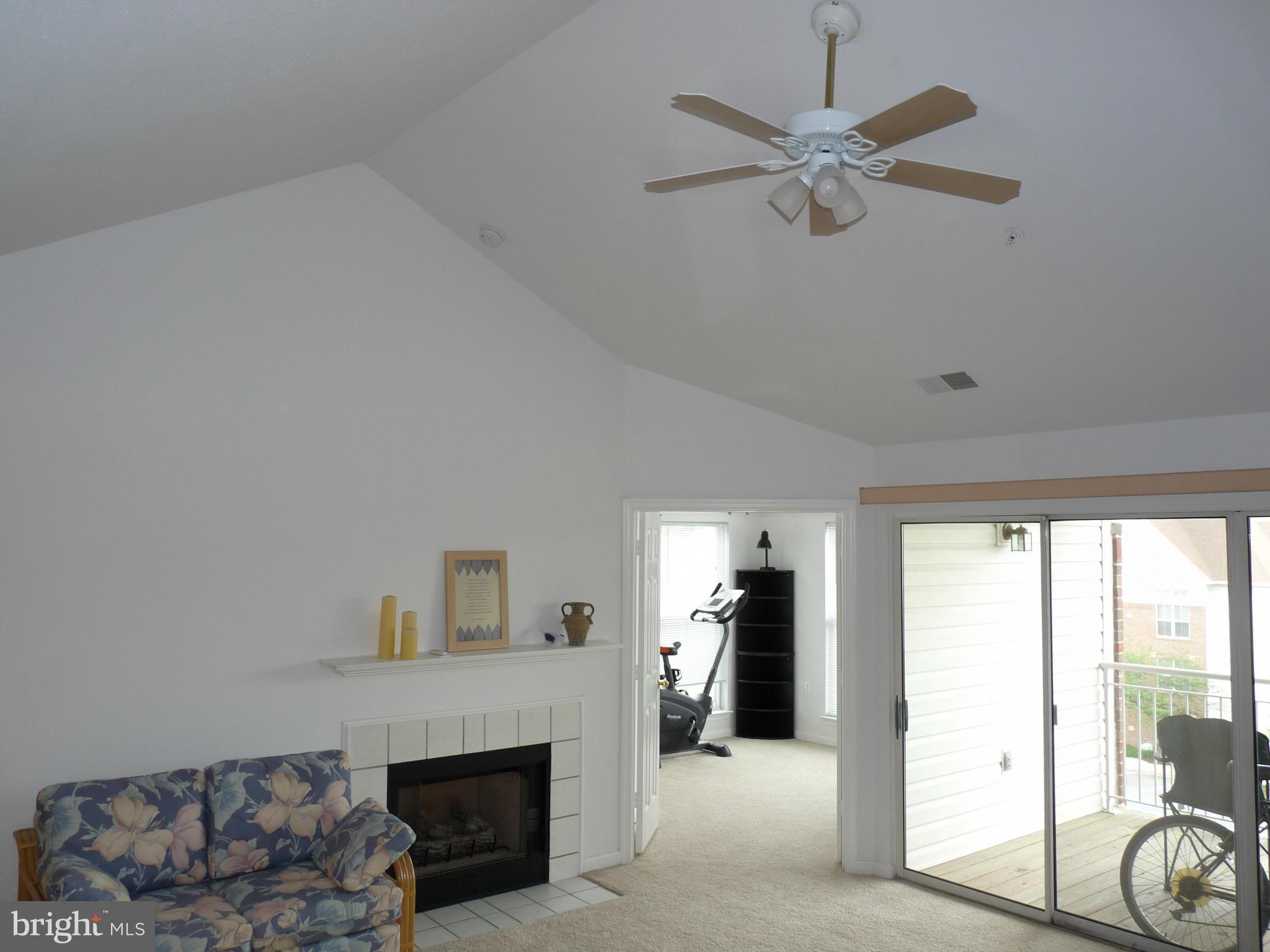 3555 Floating Leaf Lane, Unit C304 Laurel, MD 20724 - Photo 3 of 16 Living Room