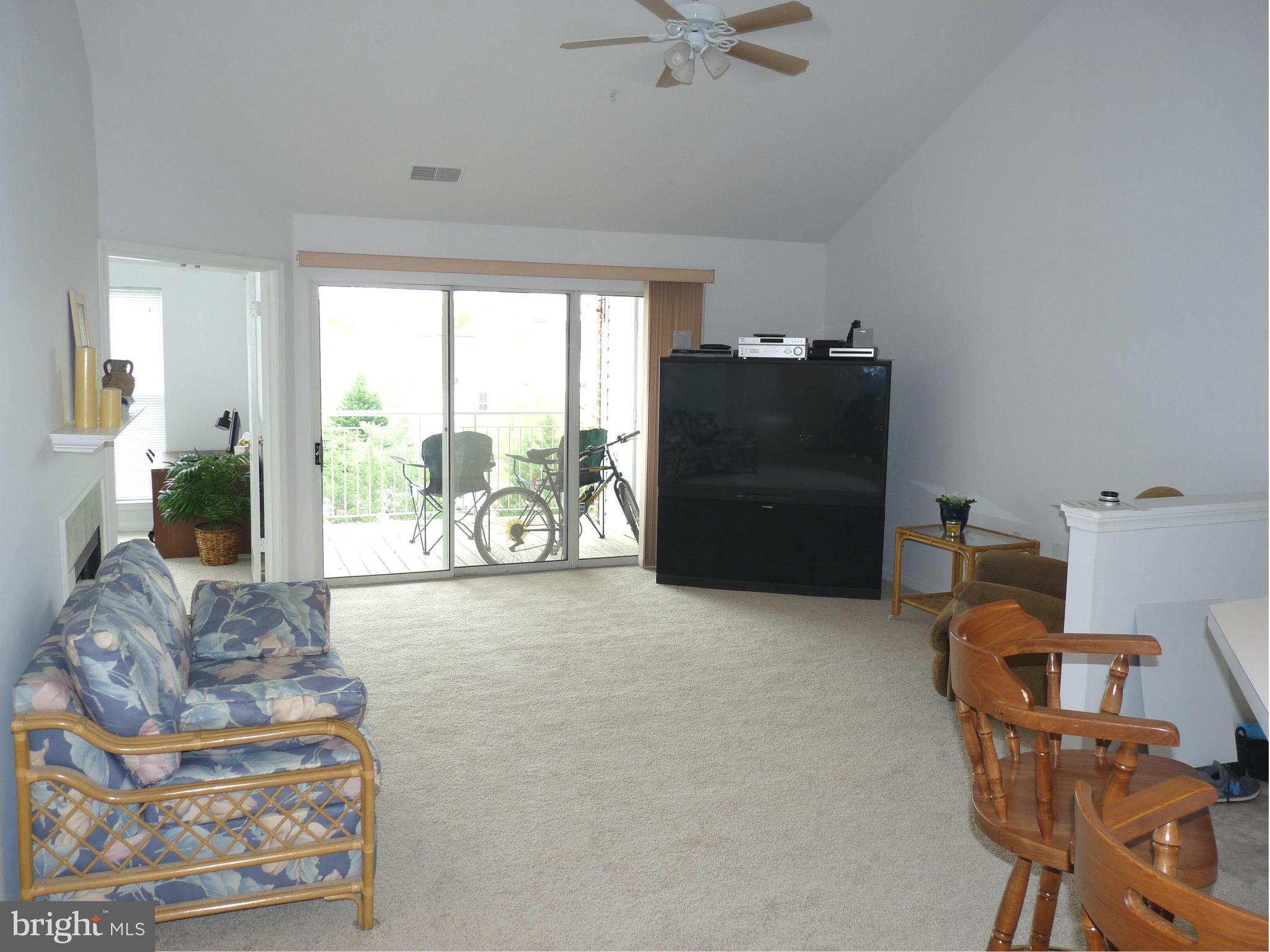 3555 Floating Leaf Lane, Unit C304 Laurel, MD 20724 - Photo 5 of 16 Living Room