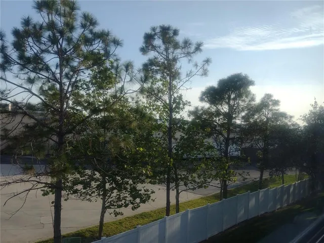 $2,100 | 11674 Declaration Drive, Tampa, FL 33635