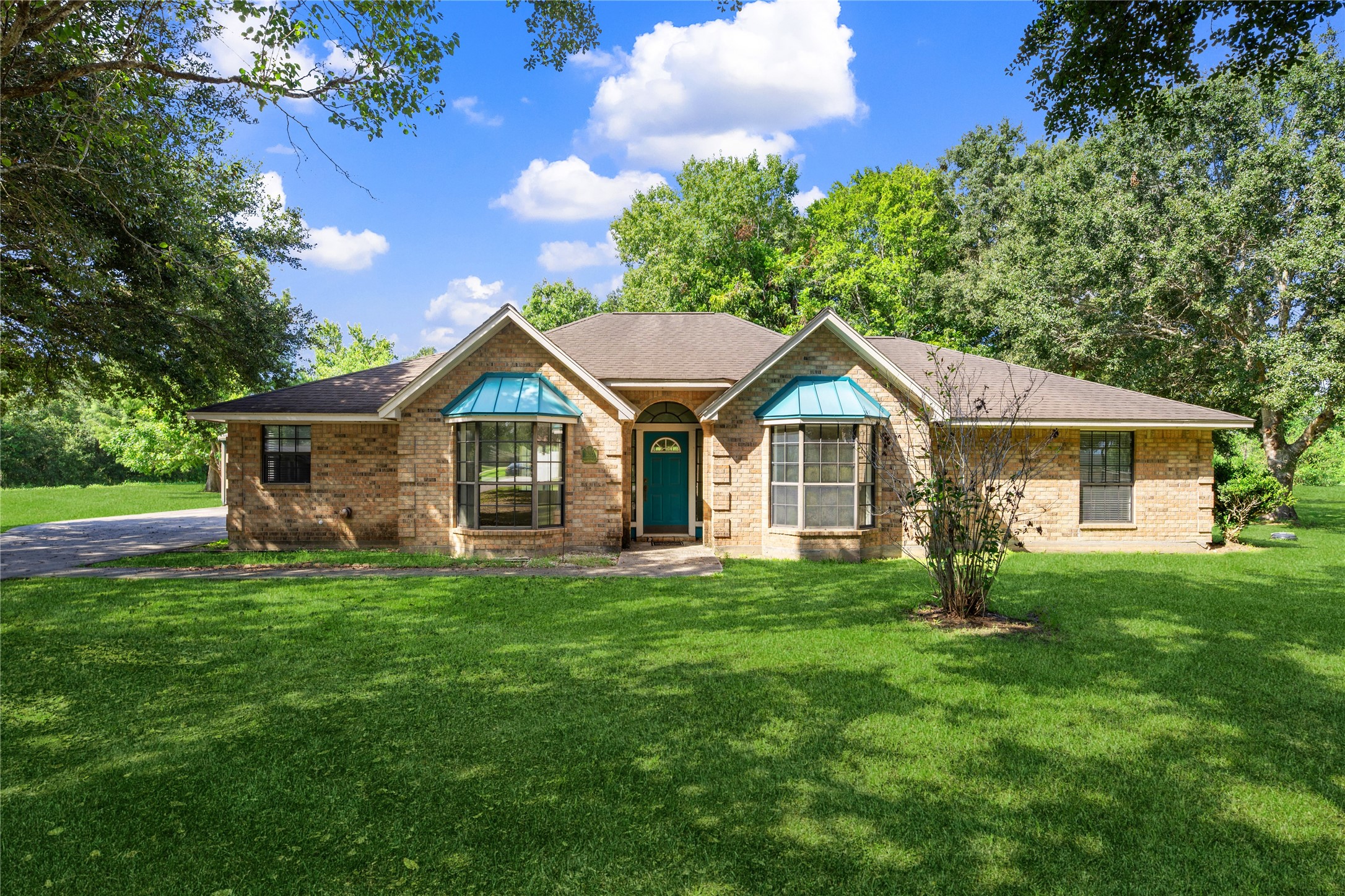 330 Brown Road Dayton, TX 77535 - Photo 2 of 28 Gallery Image 2