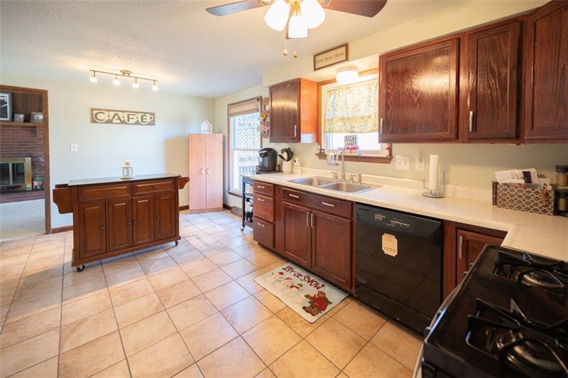 725 Blue Ridge Road Pittsburgh, PA 15239 - Photo 4 of 25 Gallery Image 4