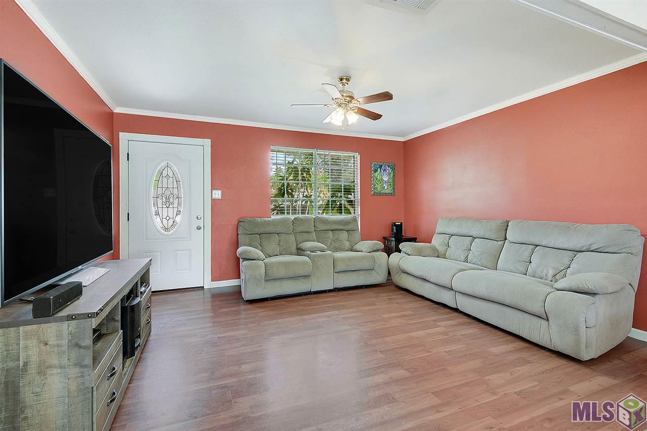 14360 Locust Street Baton Rouge, LA 70819 - Photo 2 of 10 Living Room