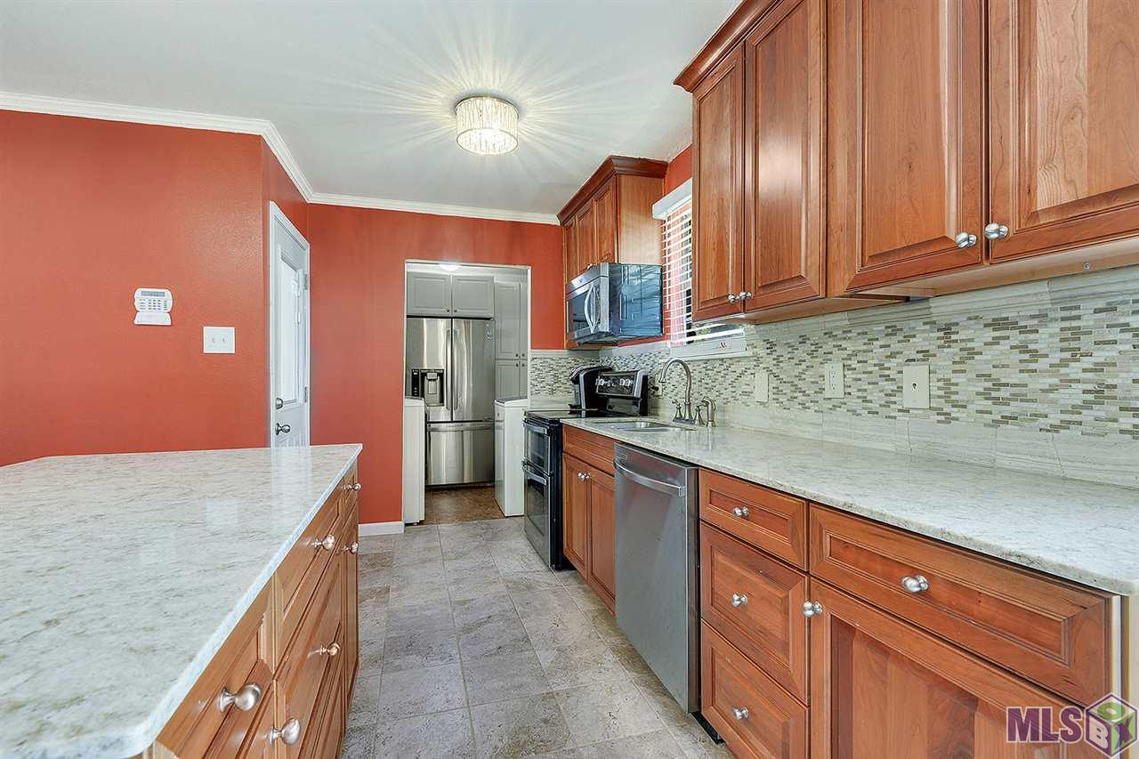 14360 Locust Street Baton Rouge, LA 70819 - Photo 4 of 10 Kitchen