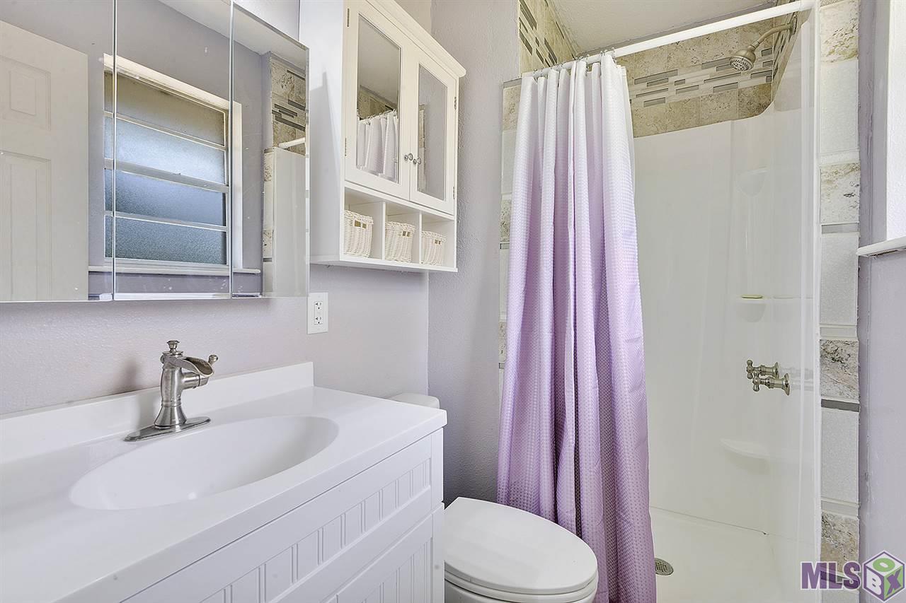 14360 Locust Street Baton Rouge, LA 70819 - Photo 7 of 10 Master Bathroom