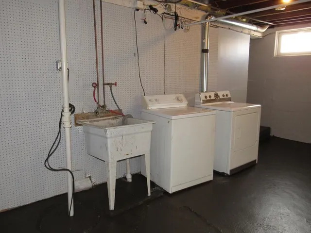 $220,000 | 8 Industrial Avenue, Duluth, MN 55808