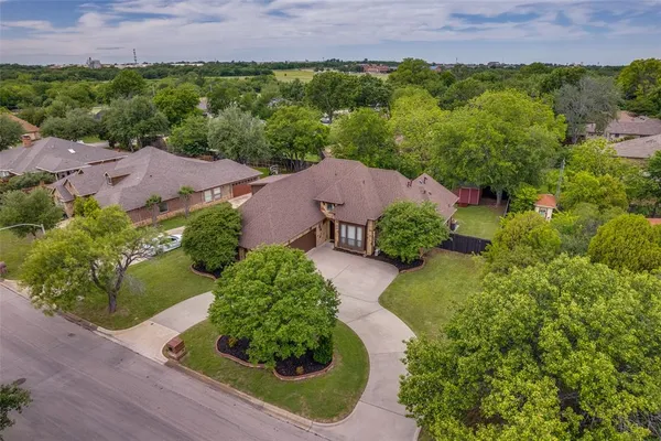 $525,000 | 809 Longridge Drive, Denton, TX 76205