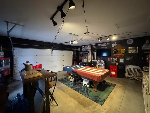 $320,000 | 13701 North Walnut Street, Muncie, IN 47303