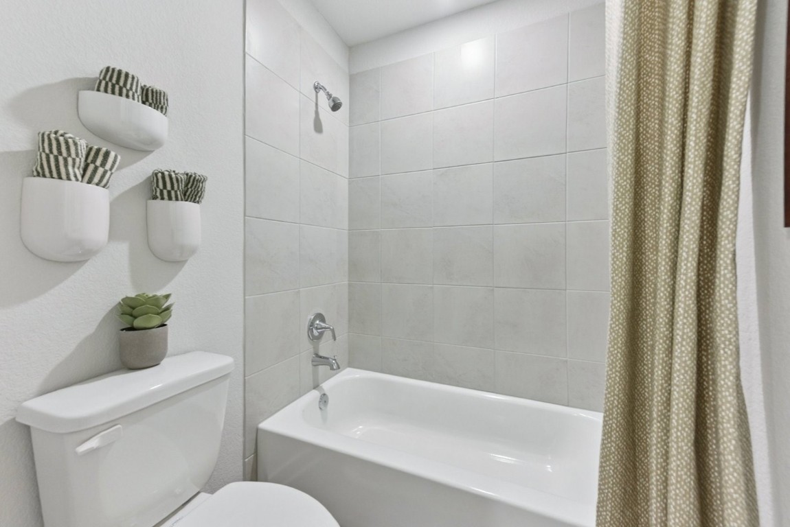 107 Two Bits Lane Elgin, TX 78621 - Photo 15 of 30