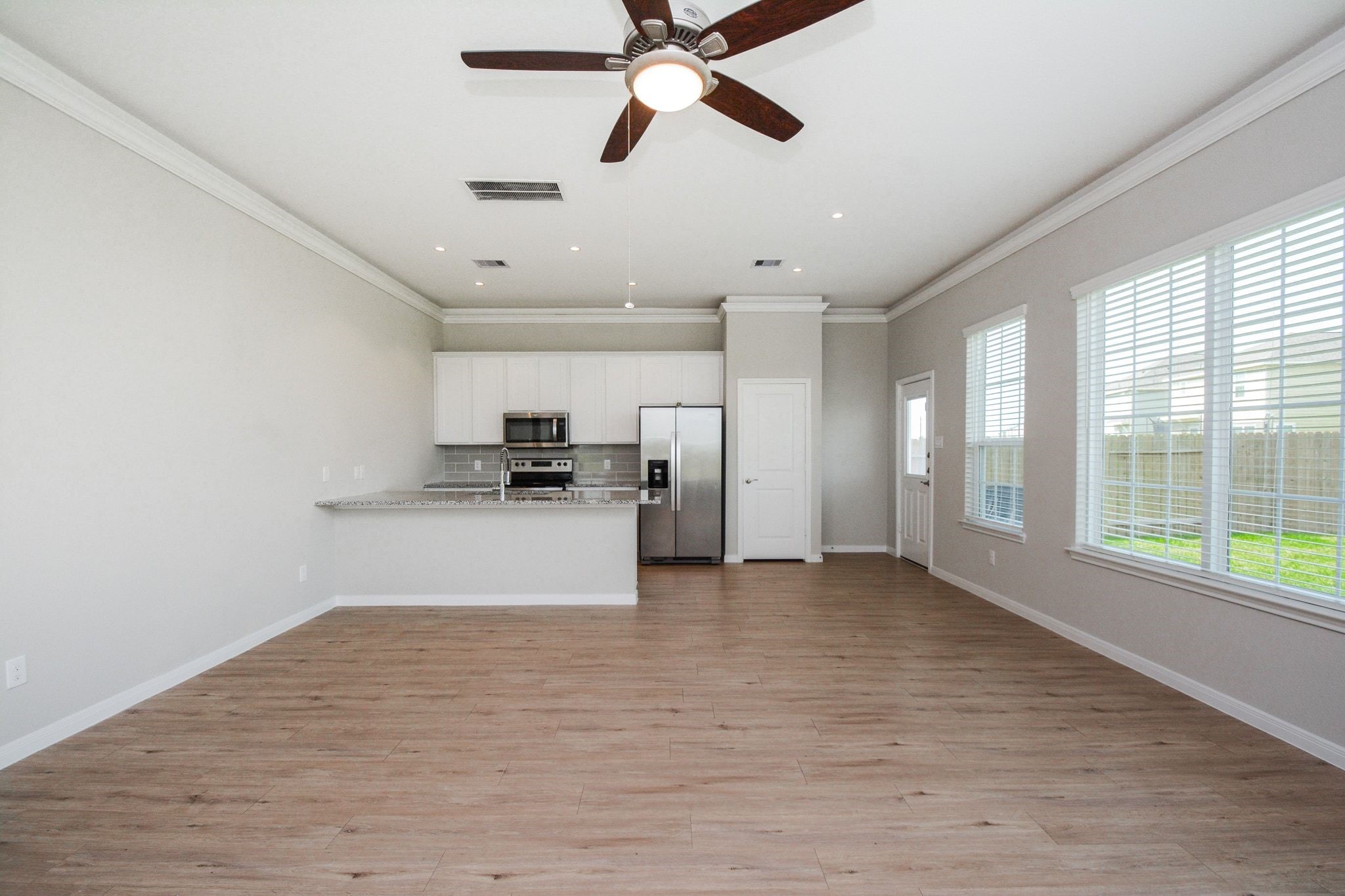 19310 Sparrow Trail Rosharon, TX 77583 - Photo 12 of 40 Gallery Image 12