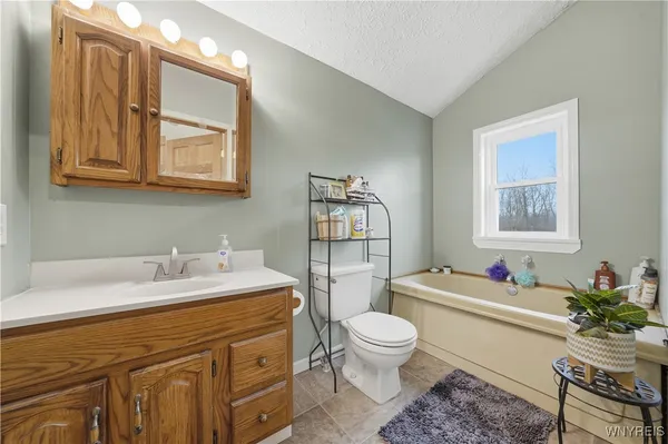 $279,900 | 16530 Woodchuck Alley, Kendall, NY 14476