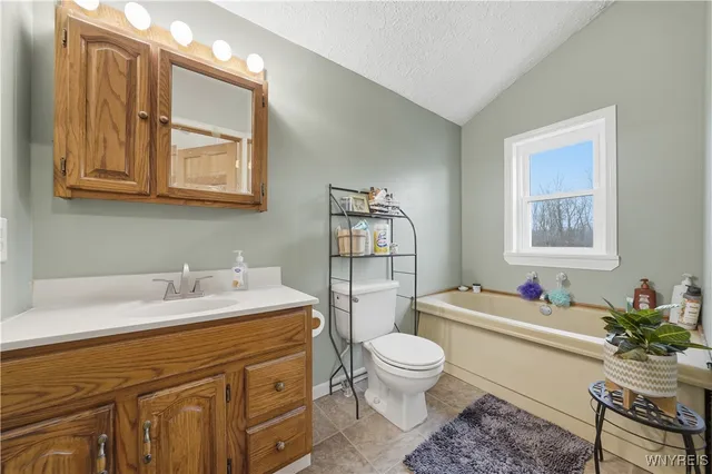 $279,900 | 16530 Woodchuck Alley, Kendall, NY 14476