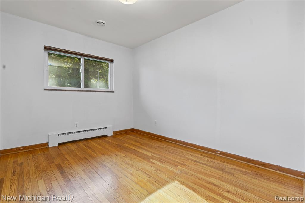 8359 Chicago Road Warren, MI 48093 - Photo 32 of 74