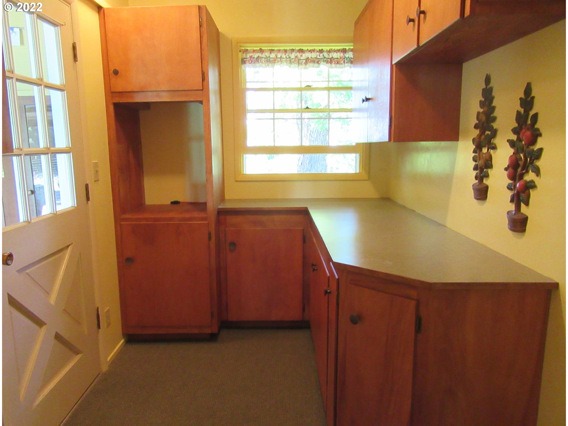80850 North Hill Road Cottage Grove, OR 97424 - Photo 13 of 24 Gallery Image 13