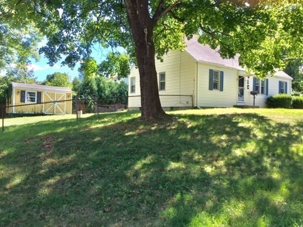 37 Northgate Road Northborough, MA 01532 - Photo 4 of 39 Gallery Image 4
