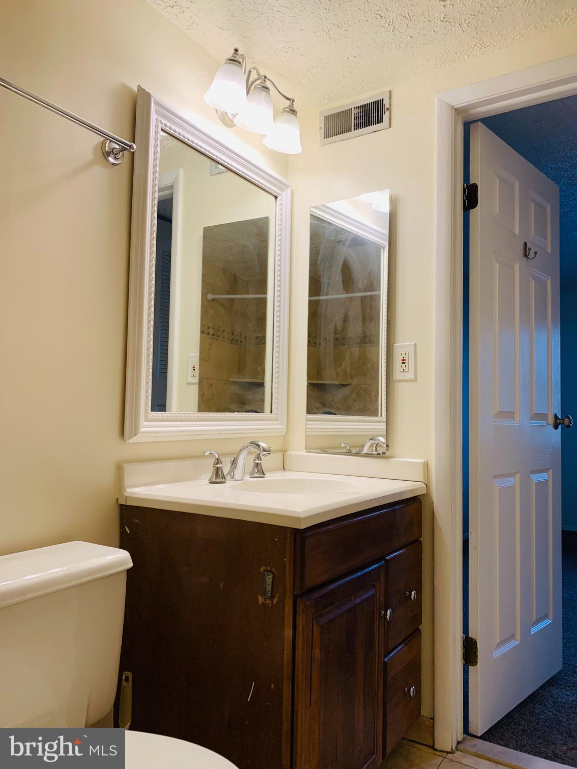 12508 Cross Ridge Way Germantown, MD 20874 - Photo 18 of 26 Bathroom