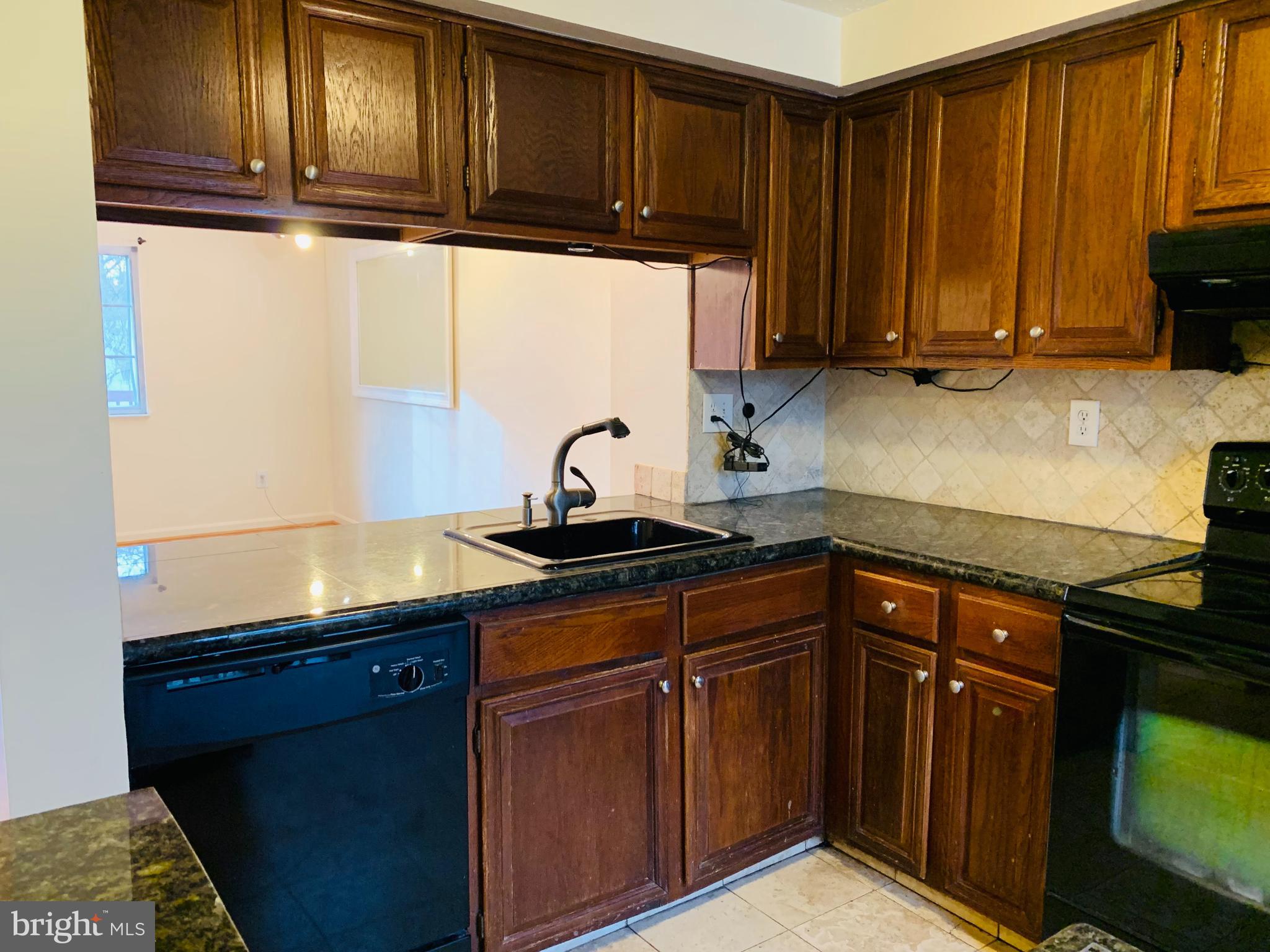 12508 Cross Ridge Way Germantown, MD 20874 - Photo 4 of 26 Kitchen