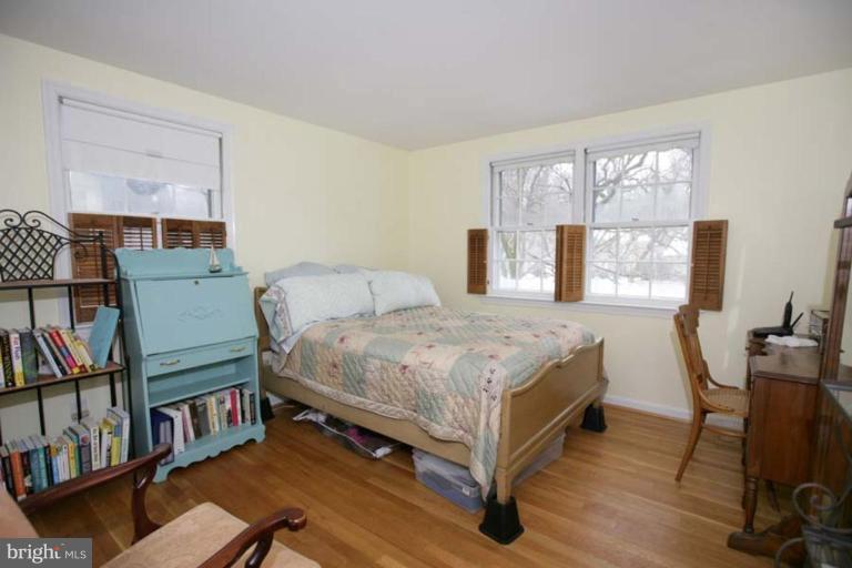 11325 Rolling House Road Rockville, MD 20852 - Photo 20 of 20 Bedroom #4