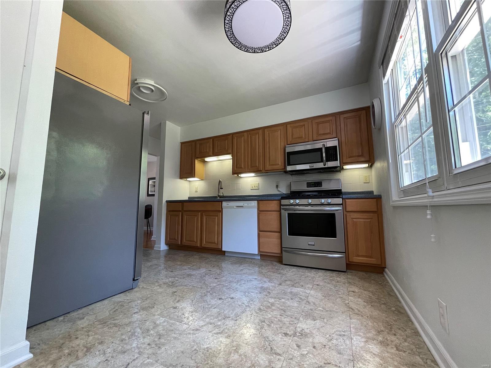 8826 Old Sappington Road St. Louis, MO 63126 - Photo 12 of 20 Gallery Image 12