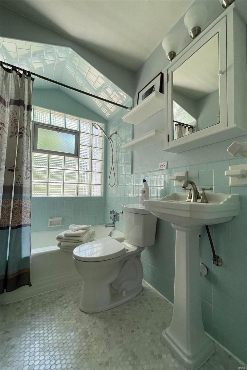 8826 Old Sappington Road St. Louis, MO 63126 - Photo 14 of 20 Gallery Image 14