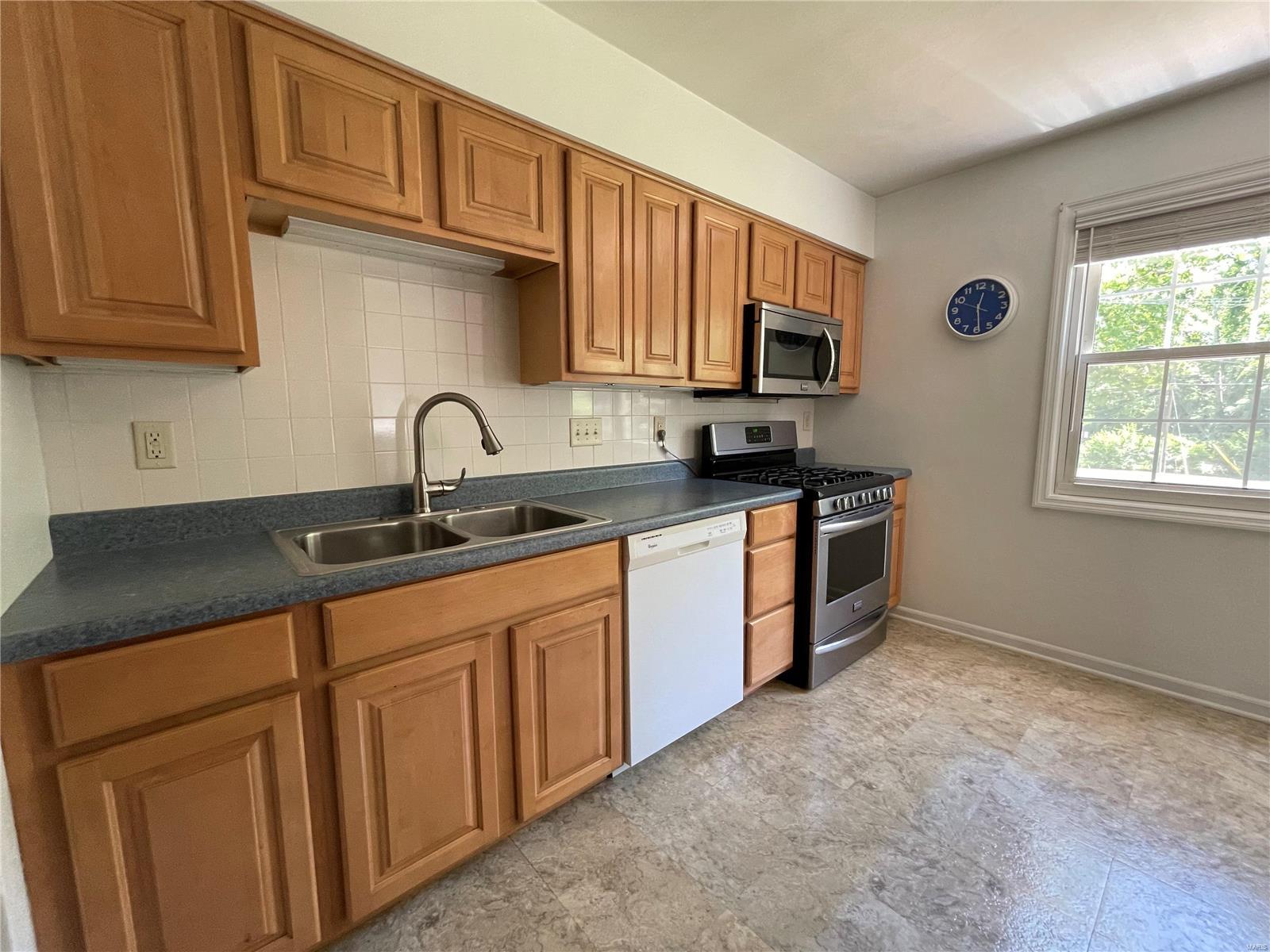8826 Old Sappington Road St. Louis, MO 63126 - Photo 9 of 20 Gallery Image 9