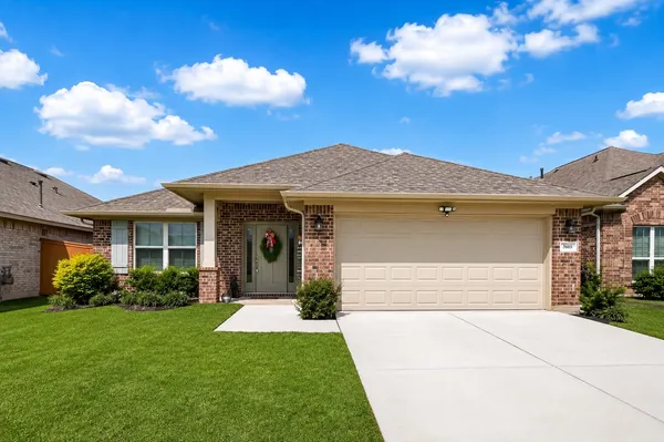$2,940 | 2605 Golden Palms Lane, La Marque, TX 77568