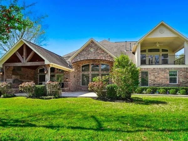 $649,700 | 2441 West Bramlet Drive, Conroe, TX 77304