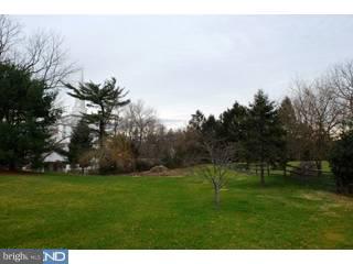 246 Ravenscliff Road Wayne, PA 19087 - Photo 2 of 6