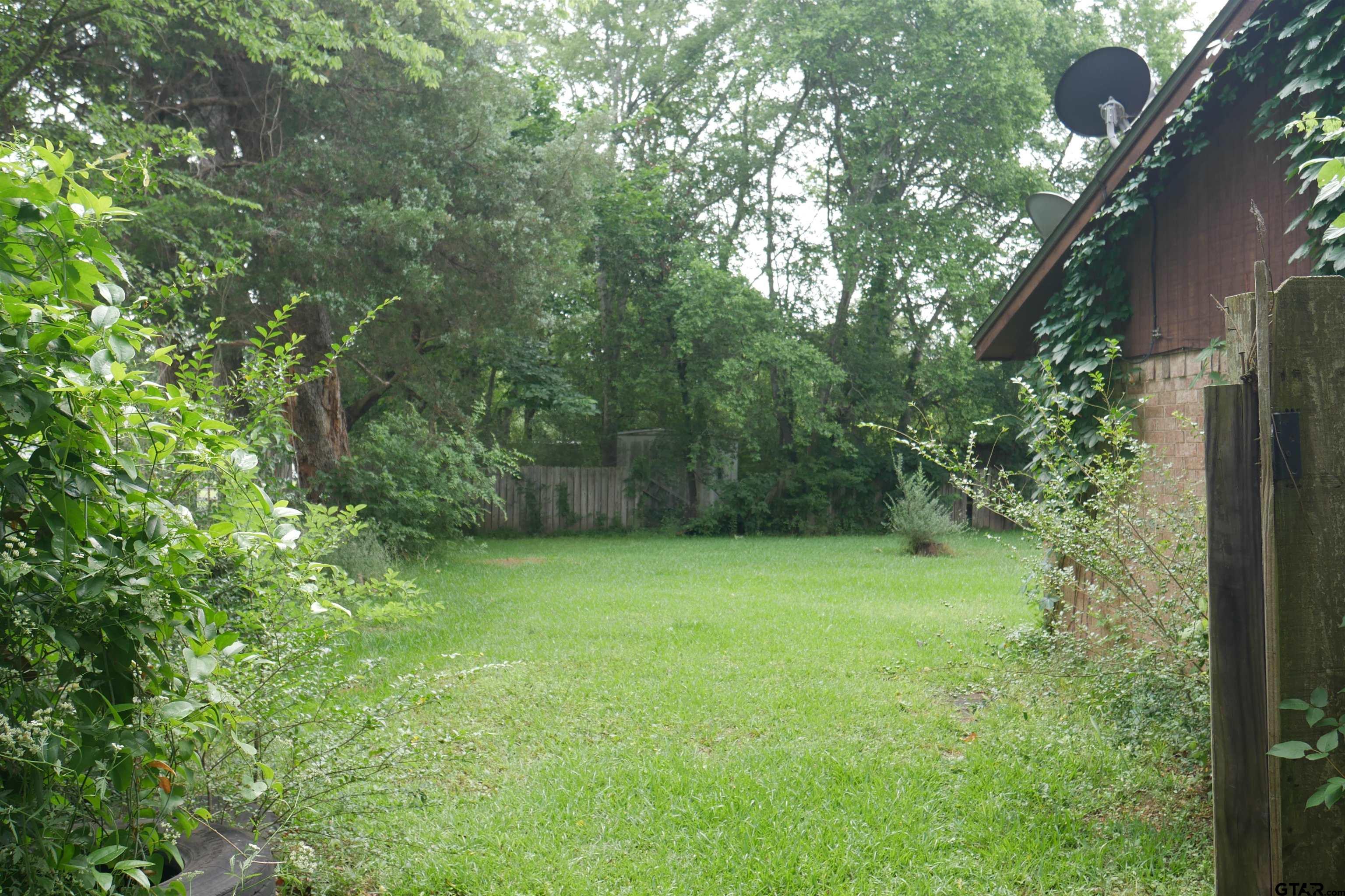 7239 Greenbriar Road Tyler, TX 75704 - Photo 7 of 24
