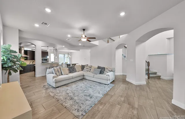 $2,700 | 6514 Comanche Post, San Antonio, TX 78233