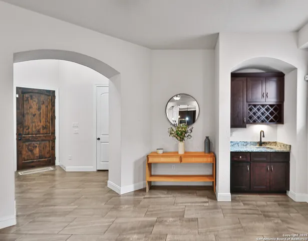 $2,700 | 6514 Comanche Post, San Antonio, TX 78233