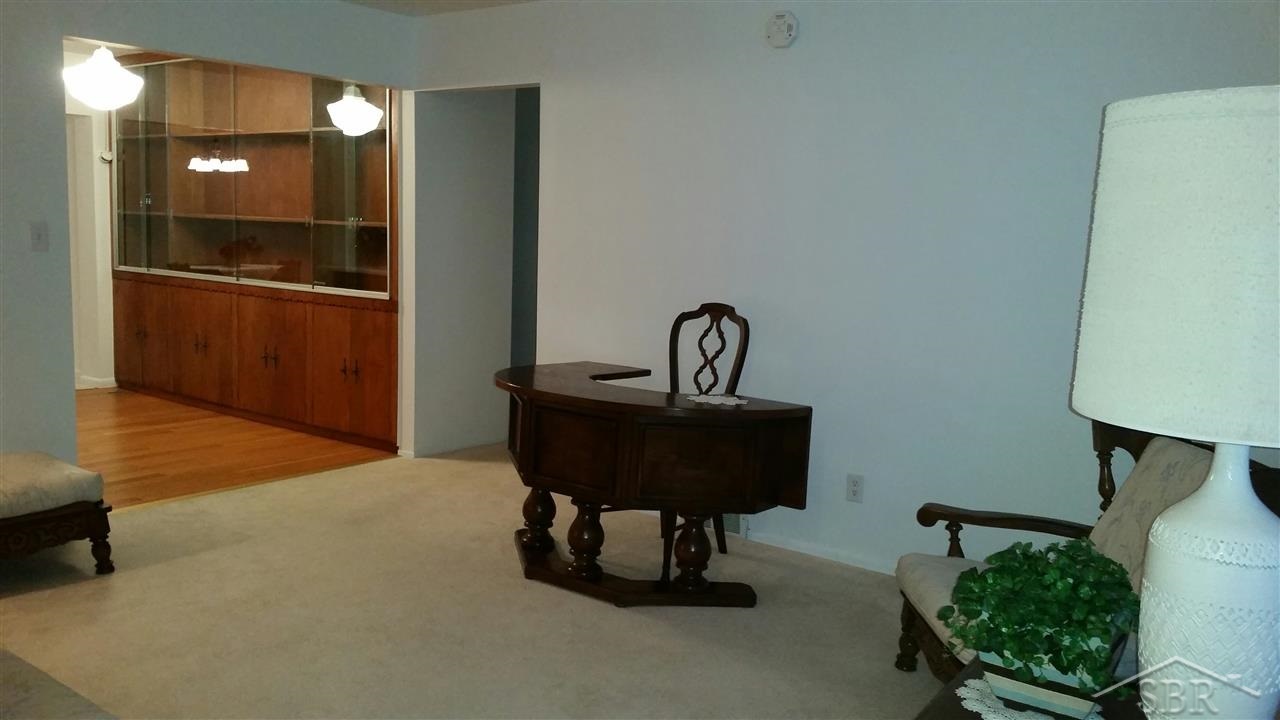 2295 Anderson Road Saginaw, MI 48603 - Photo 8 of 22 Living Room
