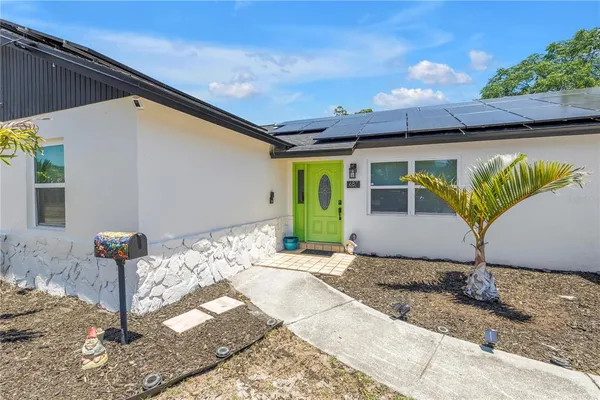$589,000 | 687 Jasmine Way South, St. Petersburg, FL 33705