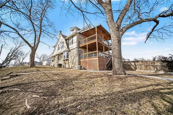 $340,000 | 203 Clinton Place, Kansas City, MO 64123