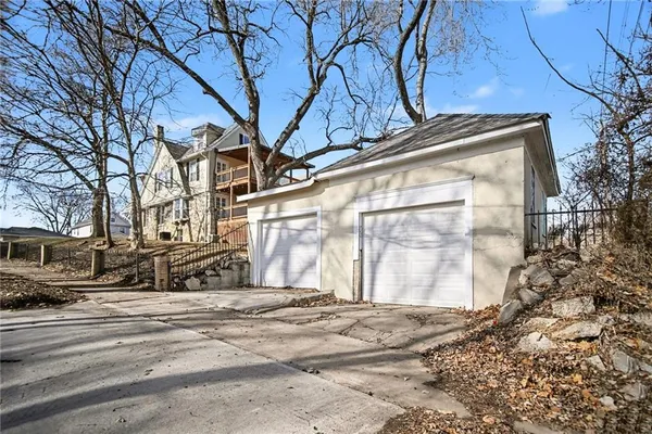 $340,000 | 203 Clinton Place, Kansas City, MO 64123