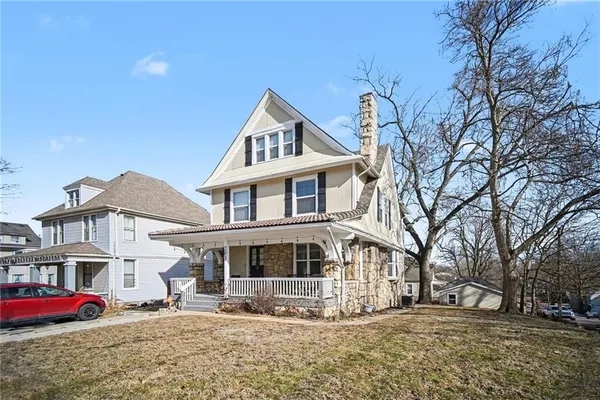 $340,000 | 203 Clinton Place, Kansas City, MO 64123