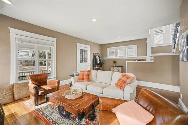 $340,000 | 203 Clinton Place, Kansas City, MO 64123