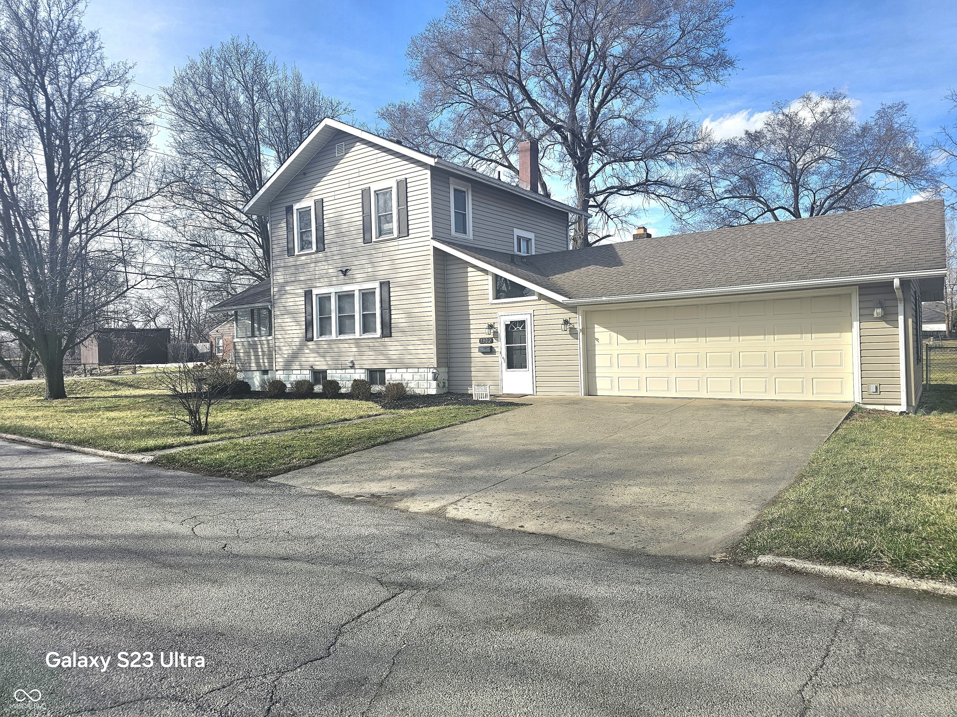 1302 Indiana Avenue Anderson, IN 46012 - Photo 3 of 14 Gallery Image 3