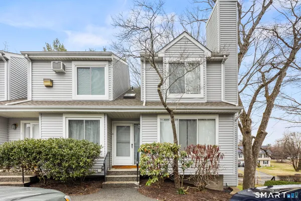 $359,900 | 20 East Pembroke Road, Unit 4, Danbury, CT 06811