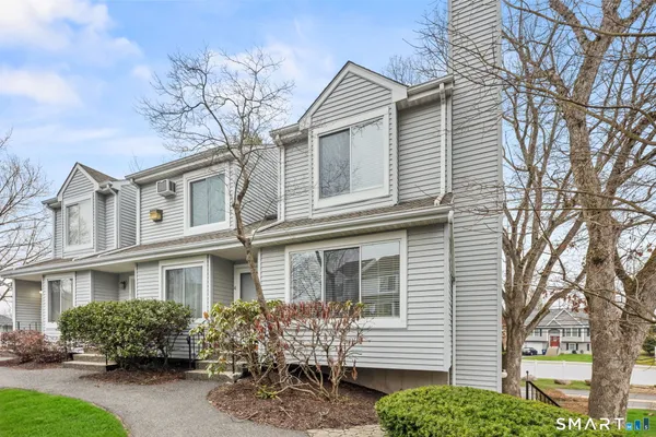 $359,900 | 20 East Pembroke Road, Unit 4, Danbury, CT 06811