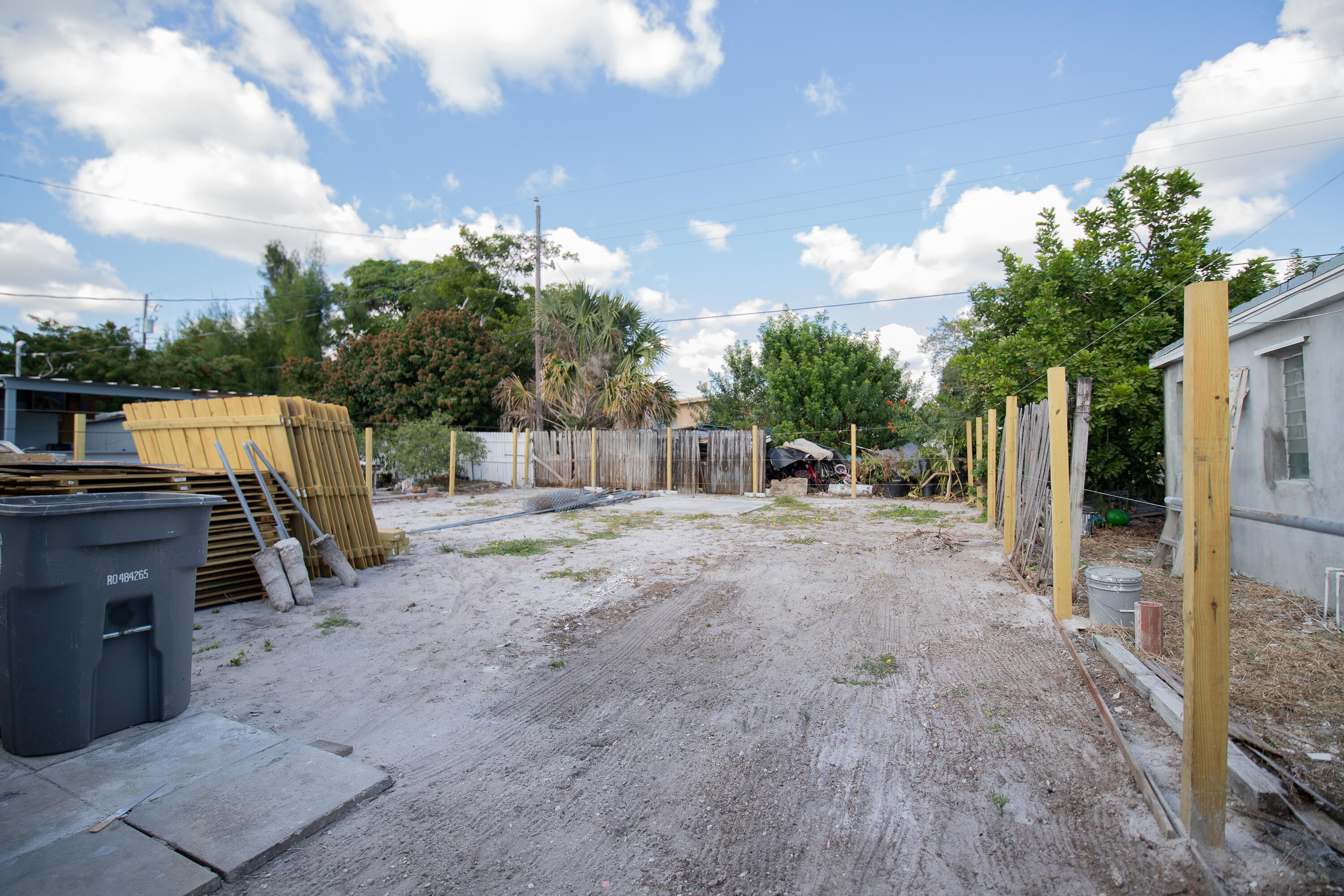 1169 Highview Road Lake Worth, FL 33462 - Photo 15 of 19 IMG_1029