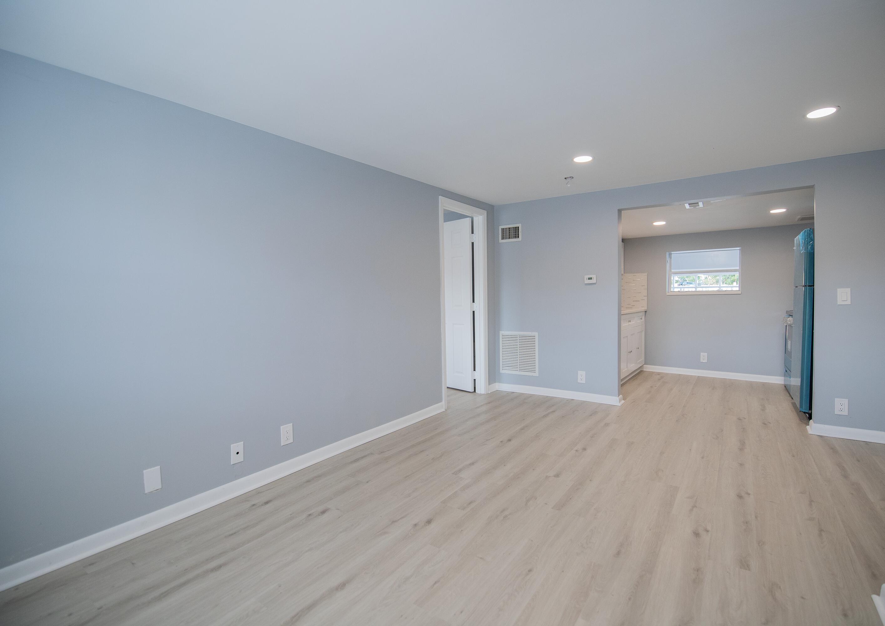 1169 Highview Road Lake Worth, FL 33462 - Photo 17 of 19 IMG_1031