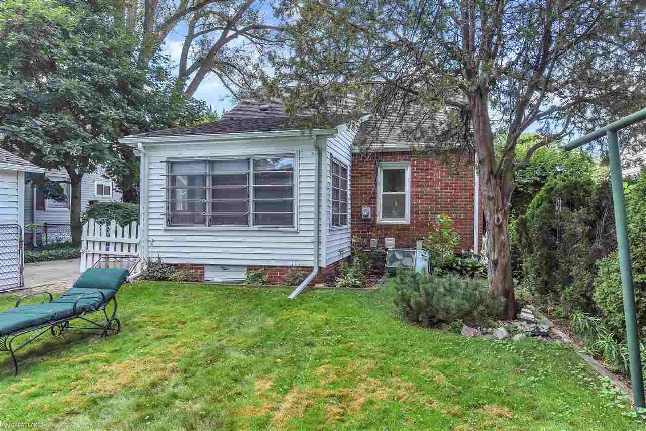 15095 Charles R Avenue Eastpointe, MI 48021 - Photo 30 of 30 50022517-29.JPG