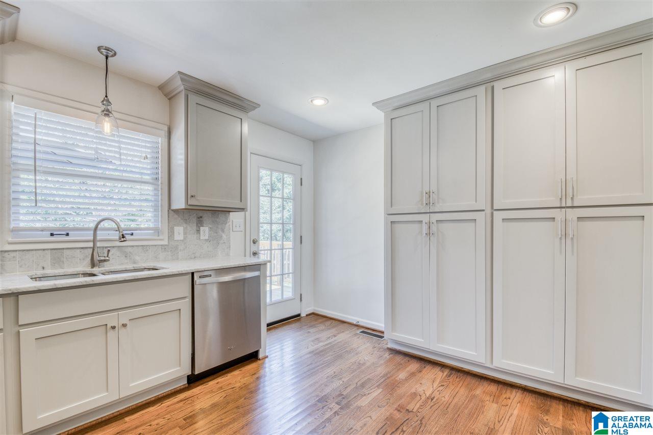 3328 Ridgely Circle Birmingham, AL 35243 - Photo 11 of 25