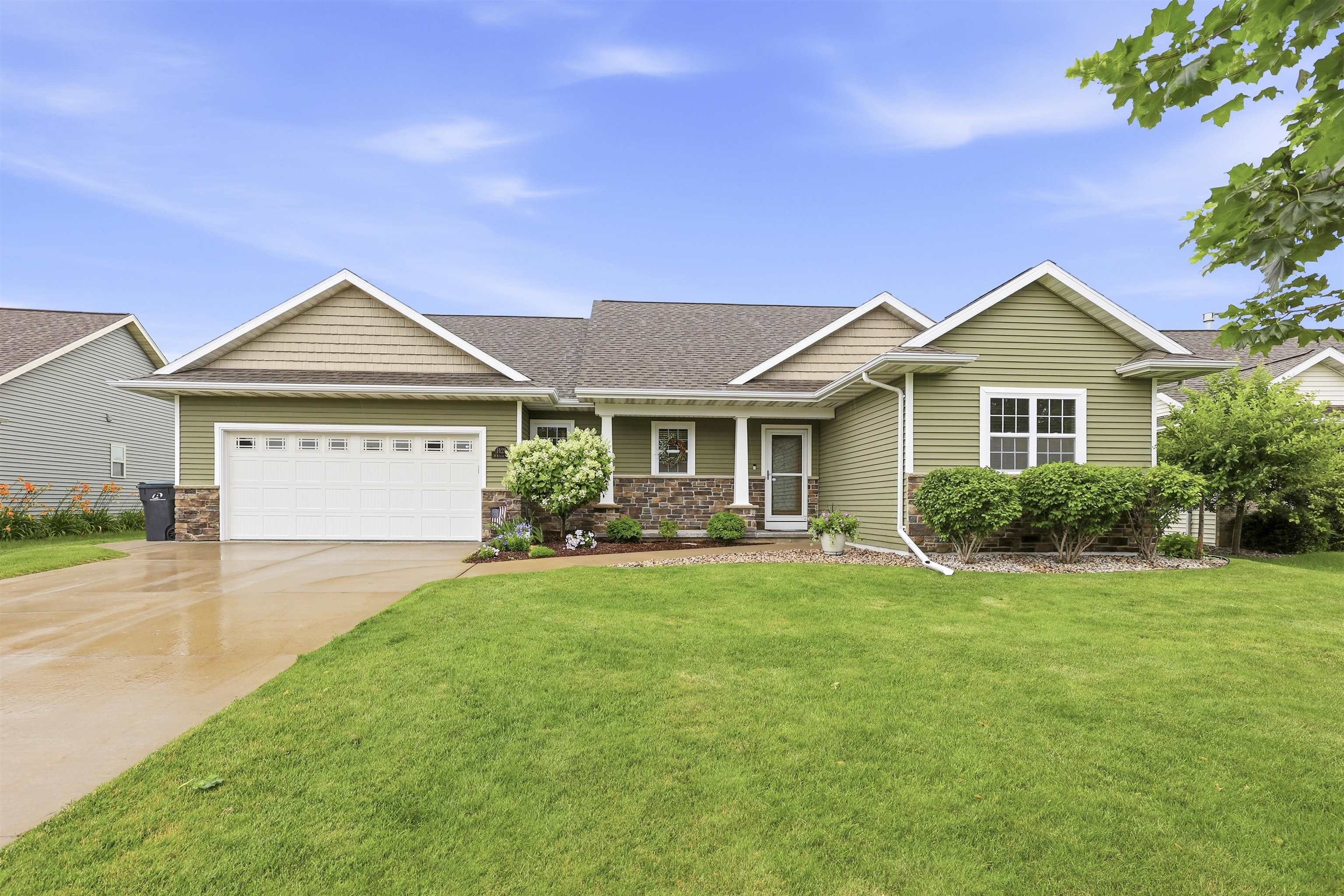1120 Willis Way Appleton, WI 54913 - Photo 1 of 30
